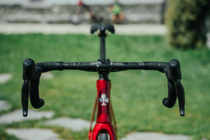 Будь как Тадей Погачар: Colnago представляет V4 — версию своего флагмана V4Rs, с ценой примерно вдвое ниже